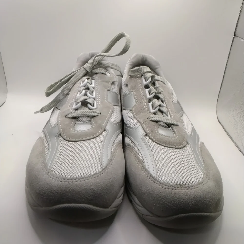 SAS lightweight sneakers